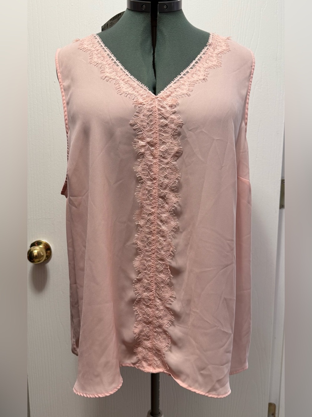 CJ Banks Blush Pink Lace Trim Sleeveless Blouse Vneck Feminine Chic Top Size 2x